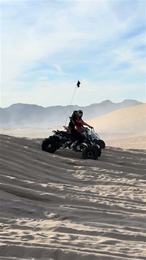 Trx450r vs 472 Banshee super cub. #dumontdunes #glamis #honda #trx450r #yamaha #yamahabanshee