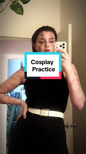 C2E2 COSPLAY PRACTICE TEEHEEE 🤭🤭🤭 #maki #cosplay #jjk #foryoupage #fyp