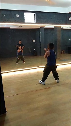 cuties dance practicing 🤩🤩