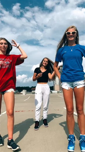 @autumnalxis @aleahstogner #fyp call my slatts🥰