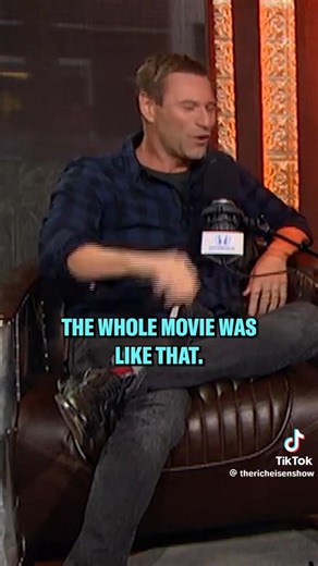 Aaron eckhart tells a story about filming Any Given Sunday #AaronEckhart #anygivensunday #DennisQuaid #OliverStone #alpacino | John Andrew Christie