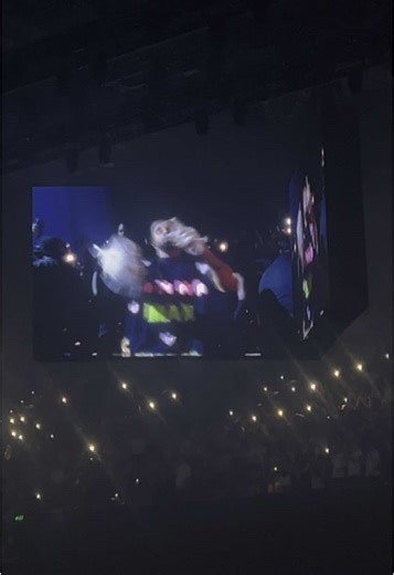 Drake Debuts Nokia in Exciting Live Performance