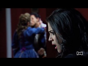 Daisy ayuda a Diana a desenmascarar a Margarita | Chica Vampiro