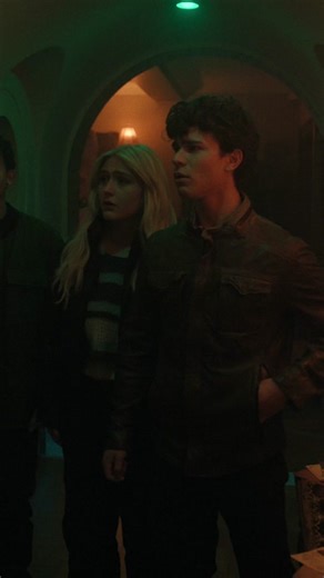 the dollmaker doesn't like to be touched? shocker. #chucky #chuckyseason3 #chuckytvseries