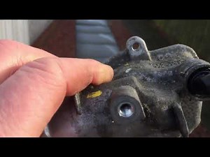 MERCEDES W211 E220 CDI THERMOSTAT REPLACEMENT