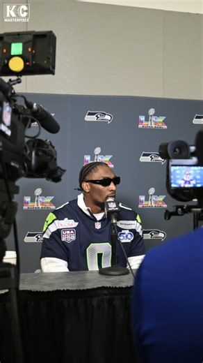 Shaun Alexander says DeMarcus Lawrence has been a "wonderful" addition to the Seahawks after his split with the Cowboys | 105.3 The Fan