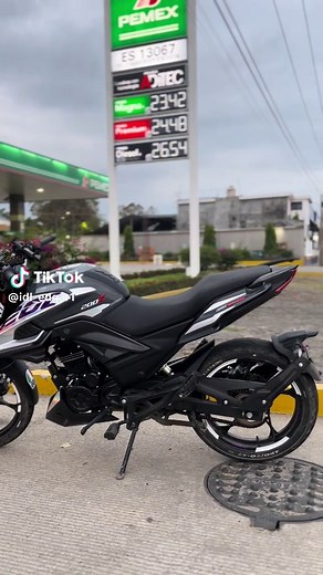 Algo bello pal 🐫 #200zracing🔥🥵 #motosmodificadas #vinilwrap #racing