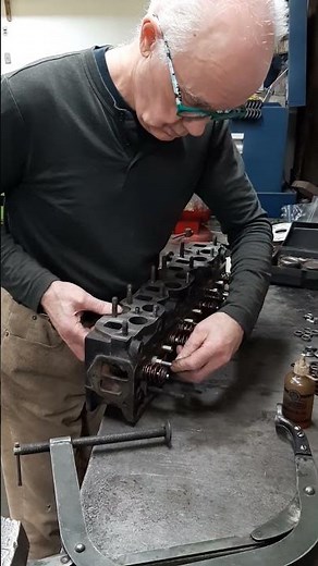 Dr-Doolin Triumph TR6 Cylinder Head Repair 01
