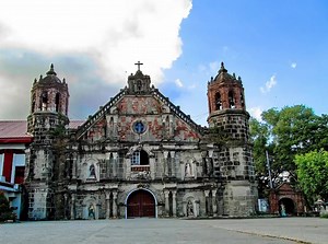 The Santa Monica Parish Church commonly known as the Minalin Church,is a Baroque church, located in poblacion area of San Nicolas in Minalin, Pampanga. The church, built during the Spanish era, was declared a National Cultural Treasure by the National Commission for Culture and the Arts and the National Museum of the Philippines on August 27, 2011, one of 37 churches in the country bestowed that honor.(wiki) | Lumang Simbahan