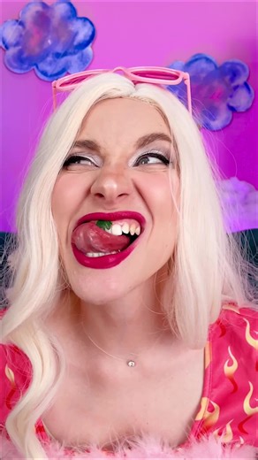 123 GO! on Instagram: "Trying to Act Normal While Picking Food From Your Teeth 🍽️😅"