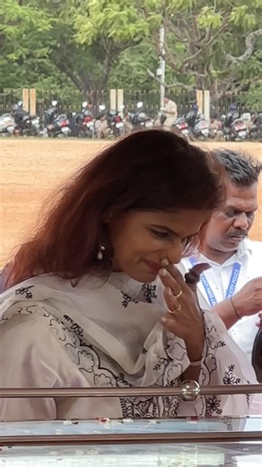 S Janaki ಅಮ್ಮನ ಅಂತಿಮ ದರ್ಶನ ಮಾಡಿ ಕಣ್ಣೀರಿಟ್ಟ Playback Singer ಶಮಿತಾ ಮಲ್ನಾಡ್🙏🏻❤️‍🩹 | Auraa Clicks