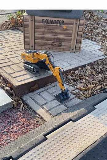 High-Quality RC Excavator Toy for Enthusiasts