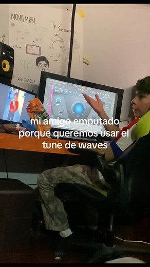 mi amigo el mas fan de el autotune de antares, casi le da un paro 😬😬 #fyp
