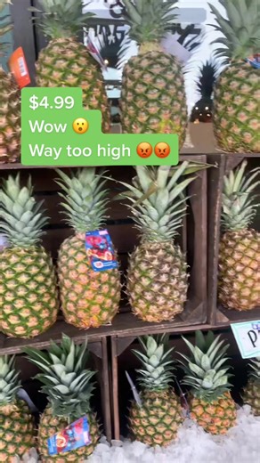 How to Pick the Perfect Pineapple at the Grocery Store