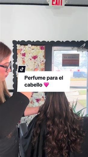 Hasta el cabello tiene que oler rico 😋🩷 @Liza's Beauty Line #perfumeparaelcabello #lizabeautyline #productoparaelcabello #cantenido