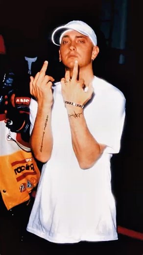 Legends don’t fade 🎙️🔥 @eminem #edit #slimshady #shadyrecords #eminem #fyp #ytshorts #rap #8mile