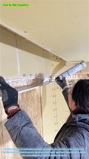 El arte de instalar techos curvos: la maestría de un carpintero