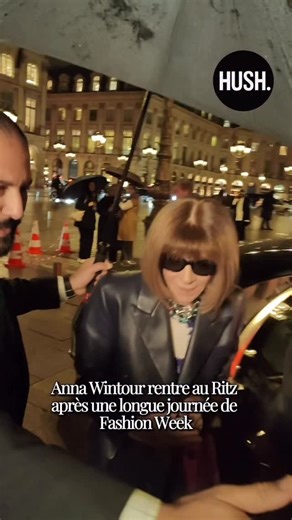 HUSH. on Instagram: "✨ StarDrop : Anna Wintour rentre au Ritz après une longue journée de Fashion Week. @ritzparis @theannawintour Icône absolue de la mode, Anna Wintour a été aperçue rentrant au mythique Ritz Paris, au terme d’une journée intense rythmée par les défilés et les rendez-vous couture. Silhouette reconnaissable entre mille, démarche assurée — même hors front row, Anna Wintour impose le tempo de la mode. 🗣️ La Fashion Week sans Anna Wintour, ça serait possible selon vous ? 👇 #StarD