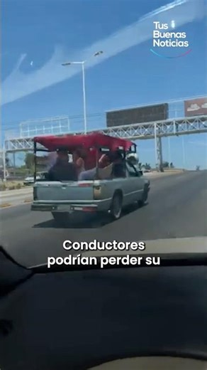 Así es la multa por llevar personas en la batea de una pickup
