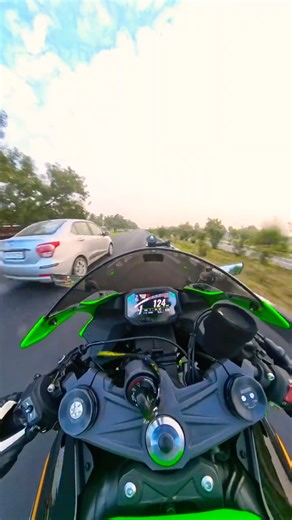 Kawasaki ninja ZX6R Inline-4 Screaming Quick shift | 4th to 6th Gear! #travel #viral#shortsfeed