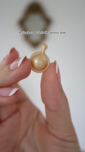 Nourish and add vibrance to your skin with Advanced Ceramide Capsules, like @Gabie Godfrey does! #ElizabethArden #CeramideCapsules #BestSerums #MorningSkincare #SkincareRoutine