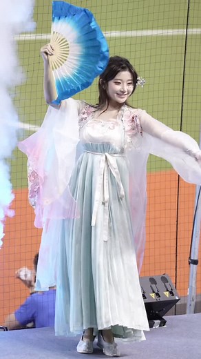 好想去看球 | 李珠珢是世界上最美的仙女。✨ #李珠珢 #이주은 #可愛い女の子 #台湾プロ野球 #チア | Instagram