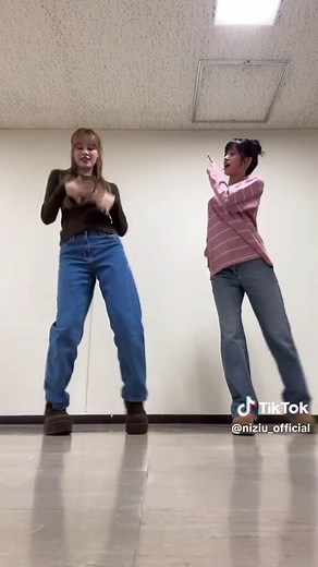 NiziUのダンスを楽しむ！