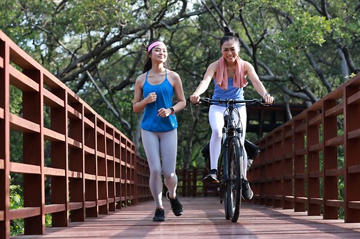 Is Cycling Or Running More Effective For Losing Weight And Building Strength? Experts Share The Answer