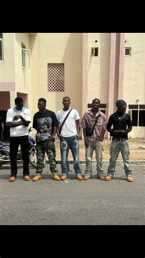 Men @ Walk.🦿🦵🕺🏽🚶‍➡️