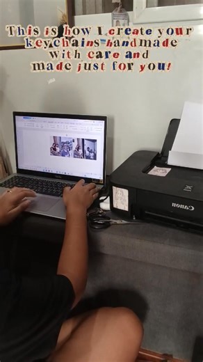 This is how I create your keychain🫶❣️ Keychains are now available 🤗❤️ Reserve yours Now! Carry your memories everywhere you go with our personalized photo keychains available in 1 picture or 2 pictures back-to-back! 📸✨ Perfect as a gift,a personal keepsake**, and even as souvenirs for debuts and weddings. 💍🎉 PRICE LIST: 1-picture keychain – ₱20 2-picture back-to-back keychain – ₱25 MEET-UP every Sunday 🫶 Polangui LCC Pwede Pick up Location: Magurang Polangui Albay Near Manac Carwash🫶 Make