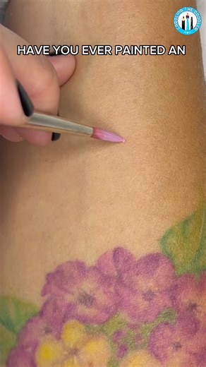 9.1K views · 255 reactions |  I’m a professional face painter and I paint doodles on my skin using water based face paint ️ Water based face paint is non-toxic, hypoallergenic, easy to clean and is meant to be used on skin 朗 In my bio you can see affiliate links to shop the brands I recommend 邏 Have questions? Ask me in the comments  #pig #piglets #piggy #facepaint #bodypaint #whimsical | Carolina The Doodler | Facebook