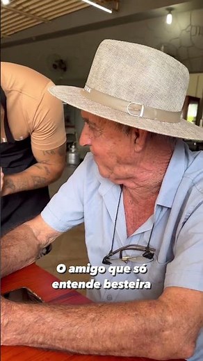 Tião asking for food.