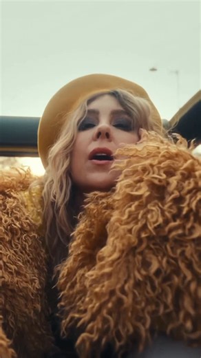 Miss Li | DANSA MED MIG SJÄLV blir er 00.00 natten till fredag Vem räknar ner med mig? 🥹 | Instagram