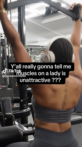 Muscles on Women: Breaking Stereotypes with Lifting