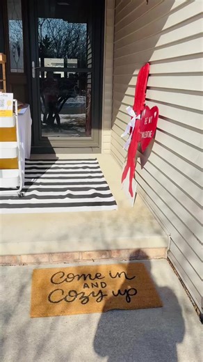 Neighborhood Valentine’s Treat Stand! 💕 Cake pops – $3.50 Mini sourdough flights (3 left!) – $20 Mini loaves – $5 Mini cookie kits (3 left!) – $5 Cash QR code accepted! Swing by before it’s all gone! #HomeSweetJonesLLC #NeenahWisconsin #ValentinesTreats #CakePops