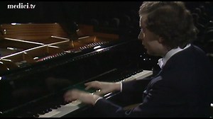 15K views · 959 reactions | [NEW] 朗 Revisit timeless Bach’s timeless Goldberg Variations, a piece musicologist Patrick Szersnovicz consider as “[…] a large, playful collection, of rare contrapuntal density”. Don’t miss a note of this brilliant performance by Andras Schiff and filmed by János Darvas! 朗 https://bit.ly/3trcuZc | medici.tv | Facebook