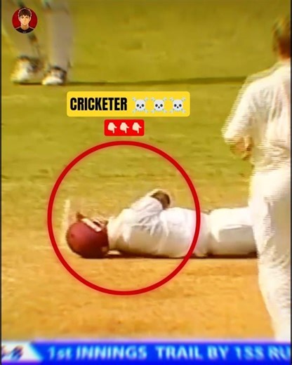 CRICKETER DANGEROUS MOMENT !!