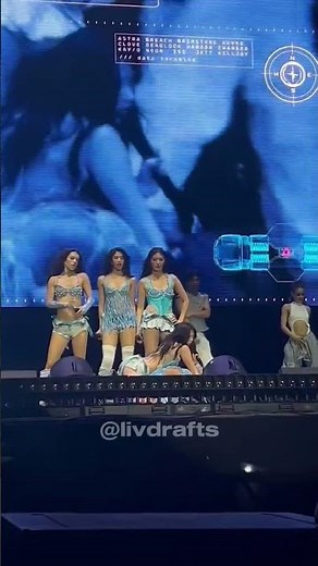 KATSEYE “ MIA “ Megan & Lara Ending Outro Moment Live @ Lollapalooza Brazil 2026 💖✨ part