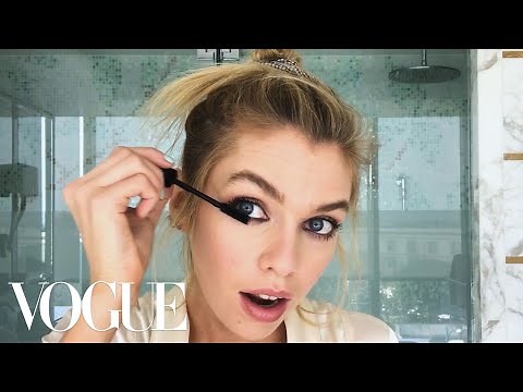 Stella Maxwell's Perfect Smoky Eye Trick | Beauty Secrets | Vogue