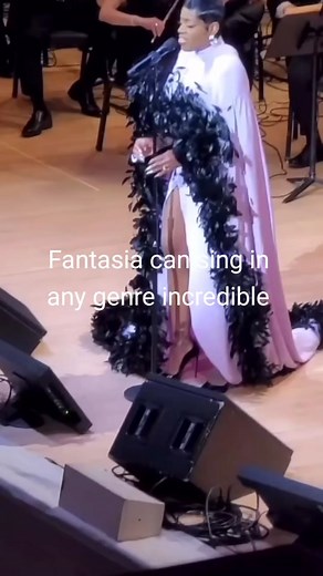 Fantasia sings another incredible rendition of Summertime at Carnegie Hall honoring the great Clive Davis @mgmstudios @Warner Bros Pictures @jessecollinsent @RCA Records #fantasiabarrino #Fantasia #clivedavis #americanidol #jazz #jazztok #jazzmusic #Summertime #classicalmusic #classical #elegantlady
