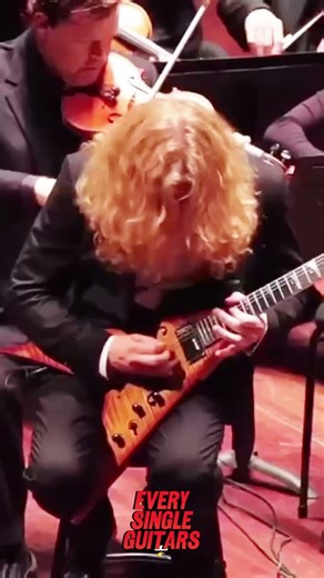 A True Guitar Virtuoso at Work 👑🎶