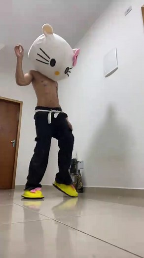 Hello Kitty: Memes, Dances and Fun Vibes