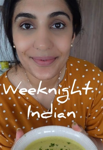 SPICED YOGHURT CURRY or dahi tadka is one of those dishes that proves you don’t need much to create magic. It’s simple. It’s nostalgic. It’s the kind of bowl you eat with rice or kichdi on a quiet night and suddenly everything feels softer ❤️✨ RECIPE ⬇️ Ingredients: For the yoghurt base: 2 cups thick full-fat yoghurt (curd), whisked until smooth 2–3 tbsp water (to loosen slightly) ½ tsp salt (or to taste) ¼ tsp sugar (optional, balances acidity) For the masala: 1 tbsp ghee (or oil) 1 tsp mustard