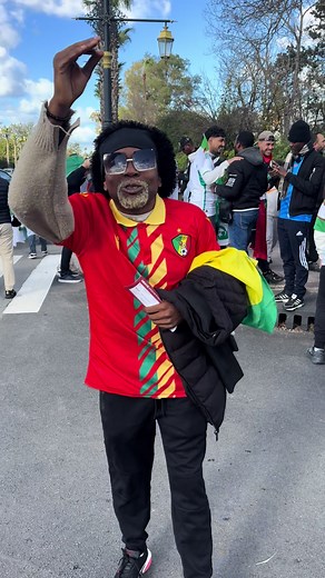 Marhez Azui Mbasu: Rindo com Humor e Sátira
