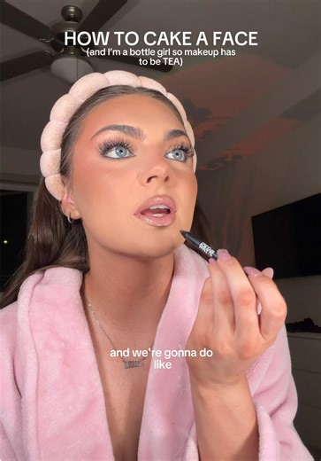 Achieve the Perfect Bottle Girl Makeup Look ✨