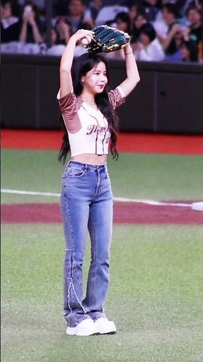 MAMAMOO+ 頌樂 솔라 《為台鋼雄鷹來次「超完美開球」》【心動時刻主題日】20260503 @tsghawks ‪@mamamoo9216‬ #12強 #WBC