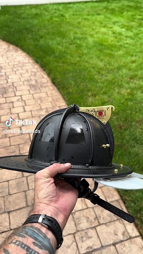 Sharp new NFPA Offender G5A build for a client. —————————————————— Hand crafted not produced 🇺🇸 Rekindledlids.com Originator of the NFPA Offender™️ build. ##nfpaoffender##leatherfirehelmet##g5a##firefighterowned##cairnsfirehelmet##firehelmet#handcrafted