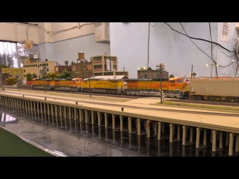 ScaleTrains AC4400CW Power – 60 Cars in HO Scale