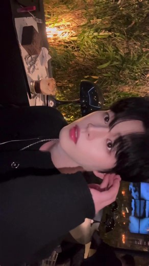 친구가 각도의 중요성이라면서 찍어줬는데 중요한진 모르겠는 표정... #각도의중요성