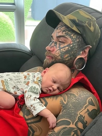 2.1K views | “He removed his belly button and tattooed his face—now he wants it all gone.” Ethan Bramble is erasing the past for one powerful reason: his daughter ‍ See his transformation in the comments  | The world of entertainment | Facebook
